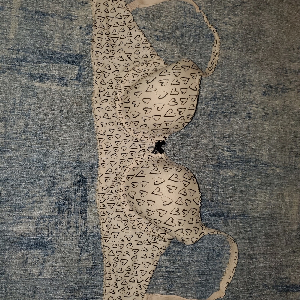 32 DD victoria secret bra